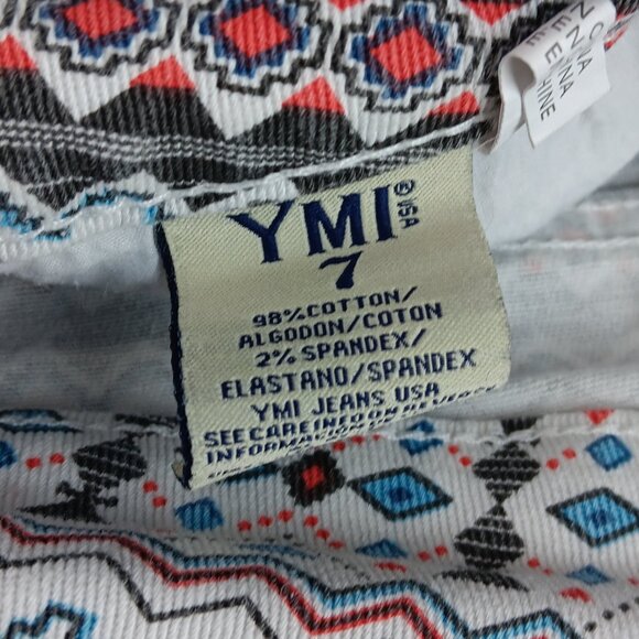 YMI Aztec print shorts SZ 7 Multi color boho vibe - Picture 4 of 4